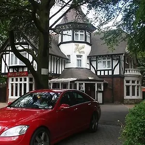 Inn Pines Luton Airport, Luton (Bedfordshire)